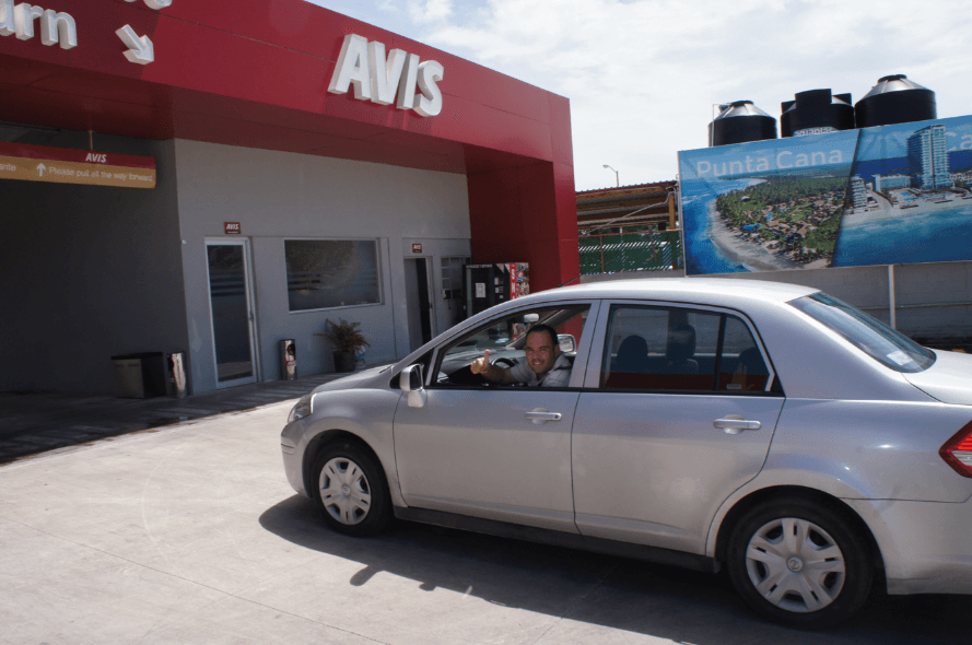 avis car rental cancun