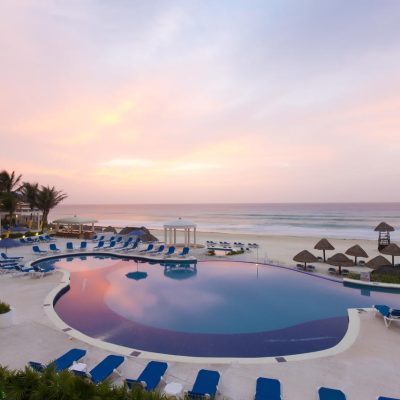Cancun Airport to Golden Parnassus Resort Cancun