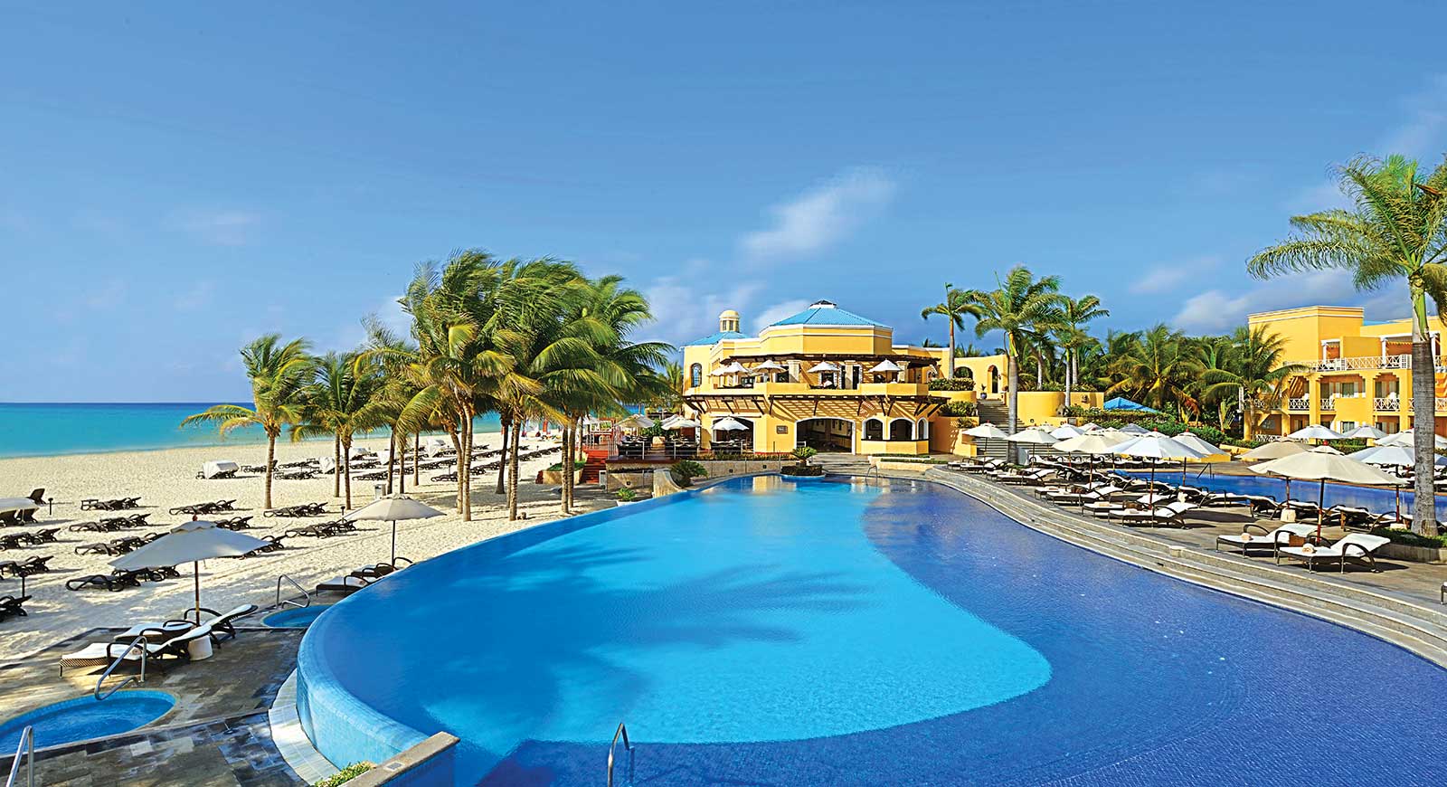 Royal Hideaway Playacar
