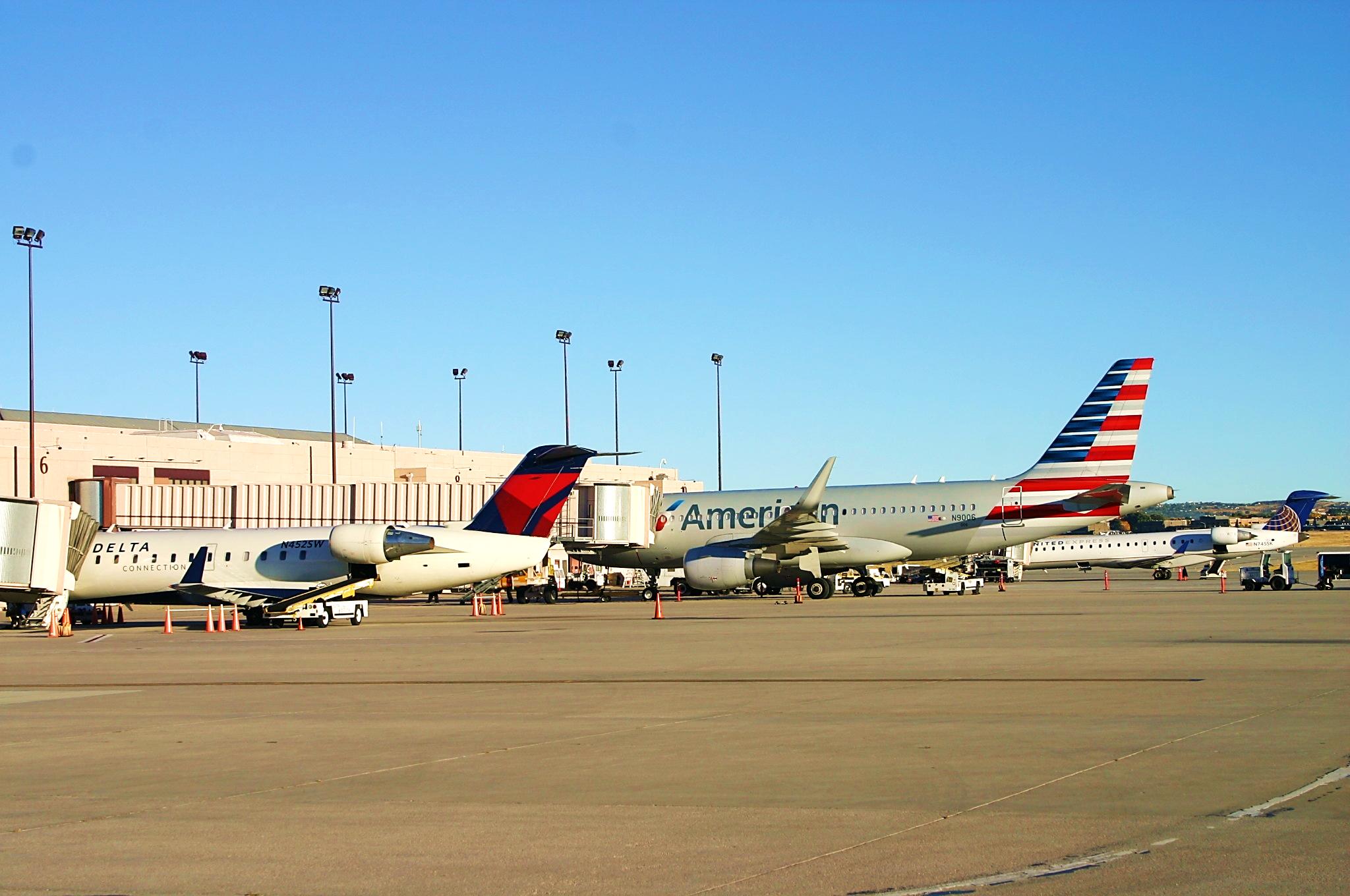 colorado springs airport