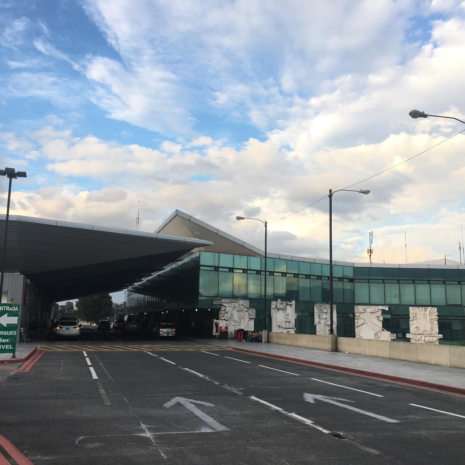 la aurora international airport