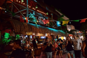 Kokonuts Restaurante & Sports Bar isla mujeres