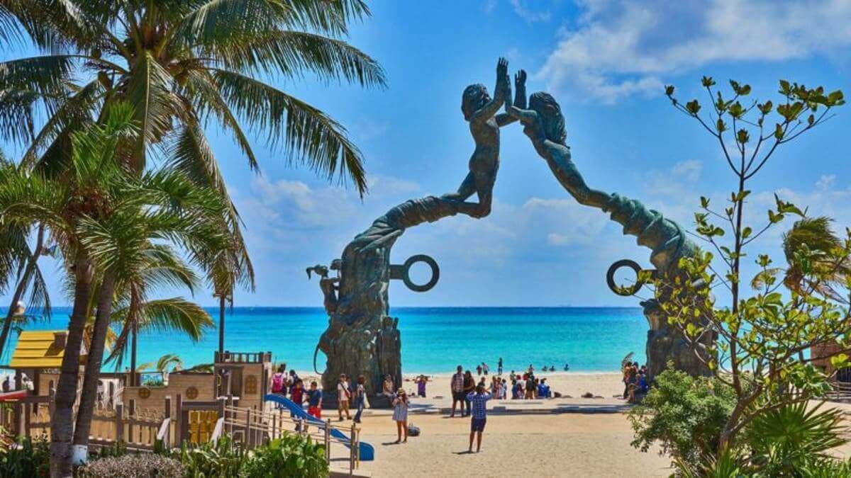 parque fundadores playa del carmen