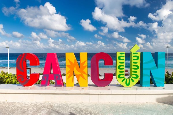 Cancun-sign-playa-delfines