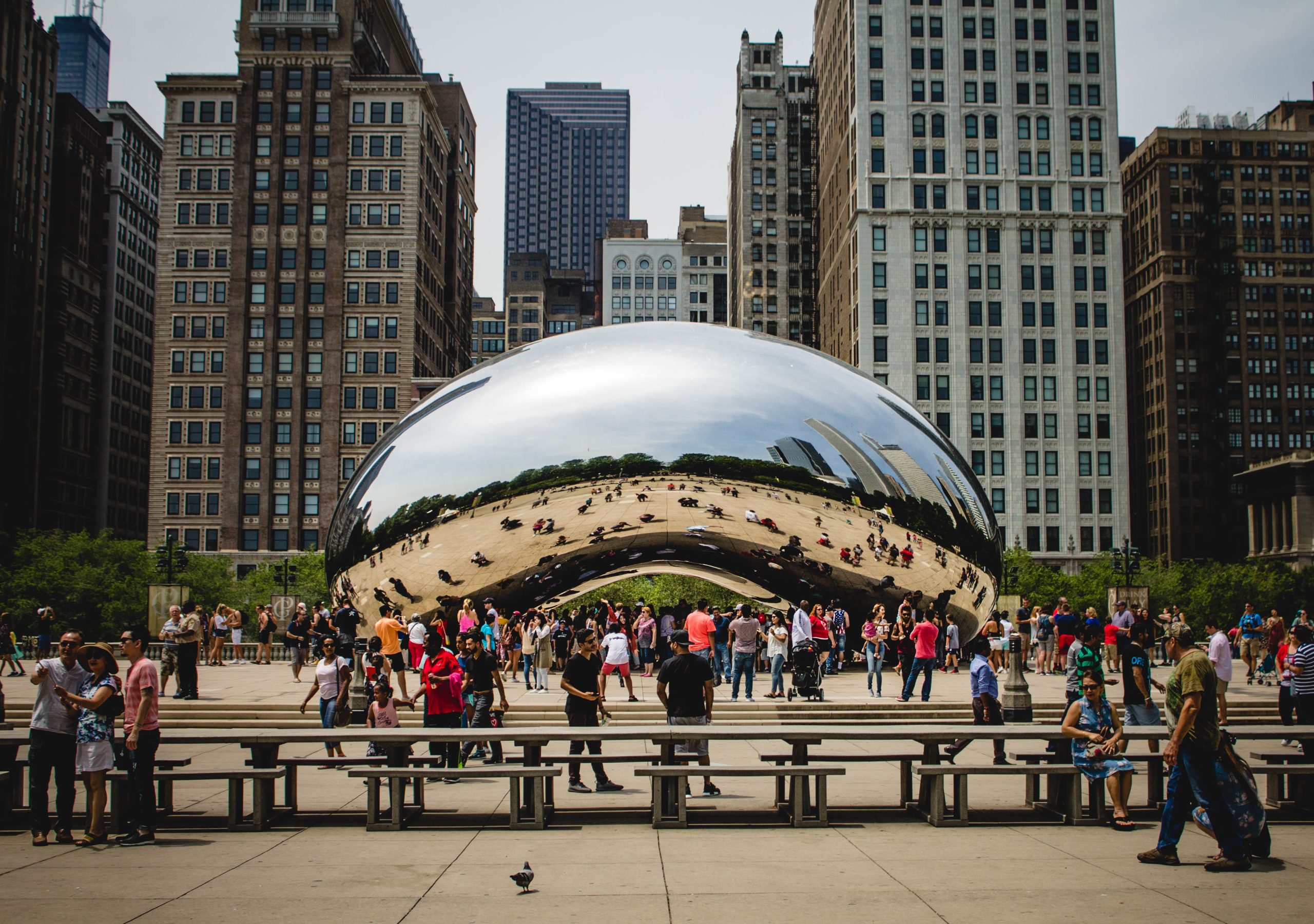 Cloud gate statue in Chicago