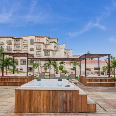 Fiesta Americana Villas Cancun jacuzzi at the pool area