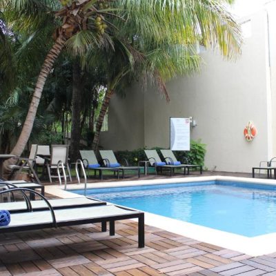 Grand City Hotel Cancun pool