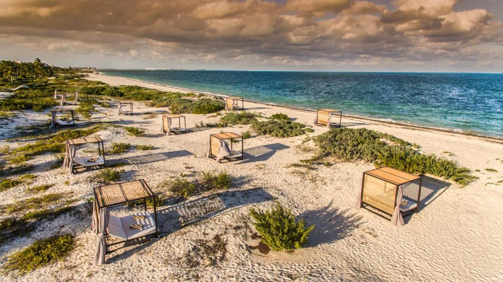 Atelier Playa Mujeres Beach
