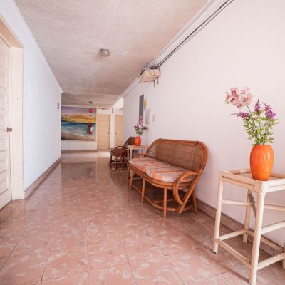 Hotel Rivemar Cancun hallway