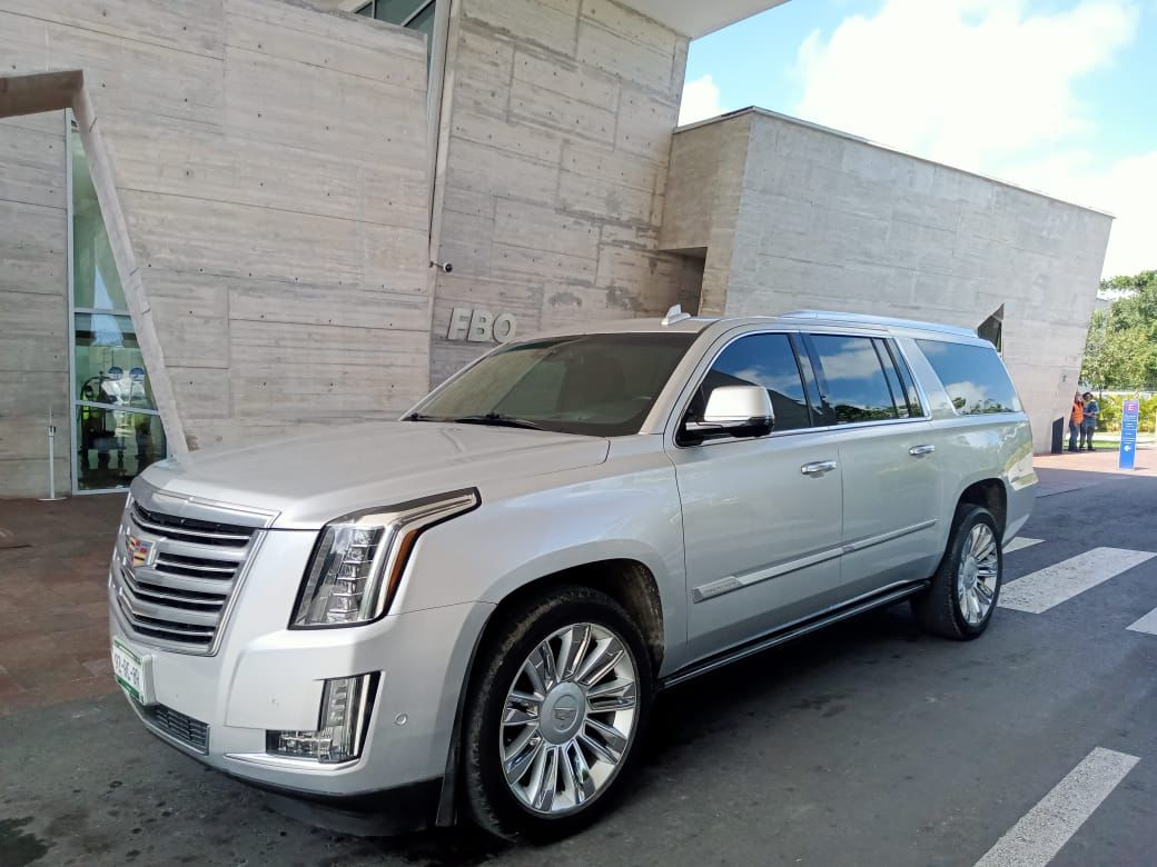 Branded Suburban used for premium transportation services to Rivemar Cancun