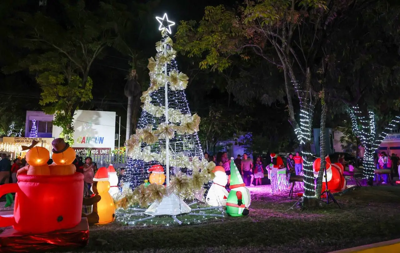 Christmas gazebos in Cancun Lighting of Christmas gazebos in Cancun in December, during the Christmas season.