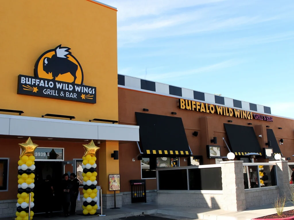 Buffalo Wild Wings (Malecón Américas)