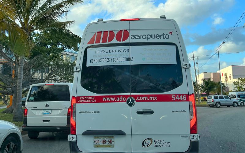 ADO Aeropuerto shuttle van