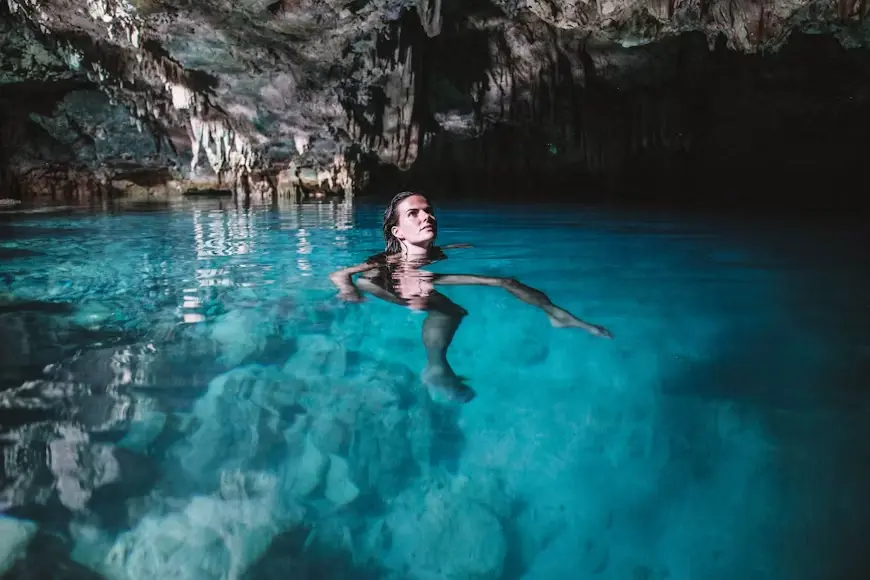 Cenote tipo caverna en México